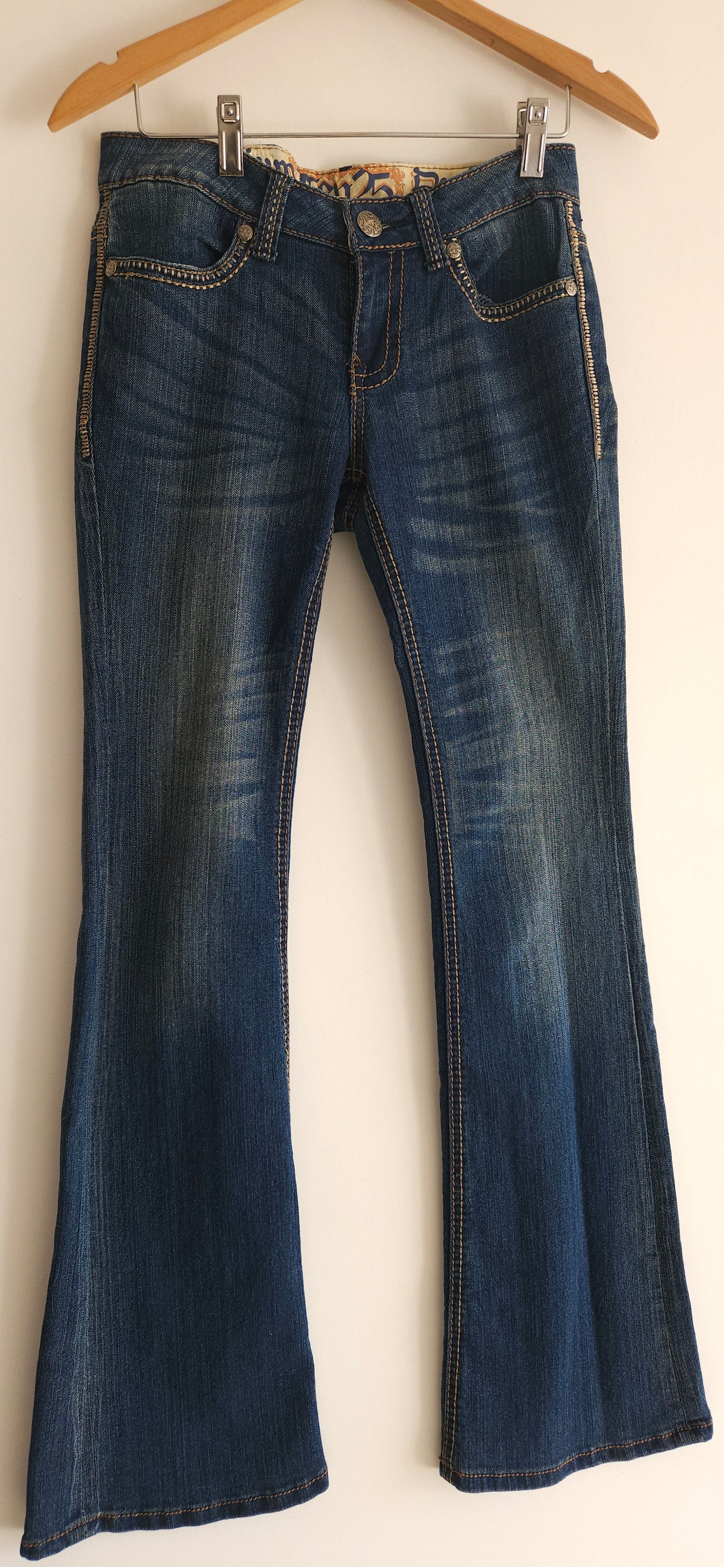 Ten 25 jeans